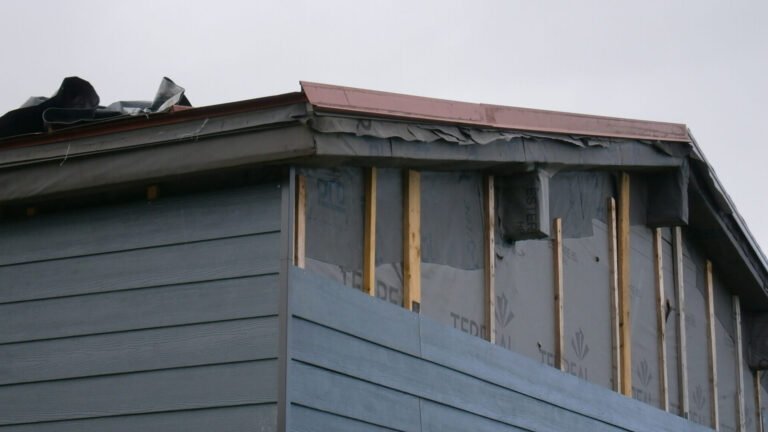 Fitting the Roof Panels
