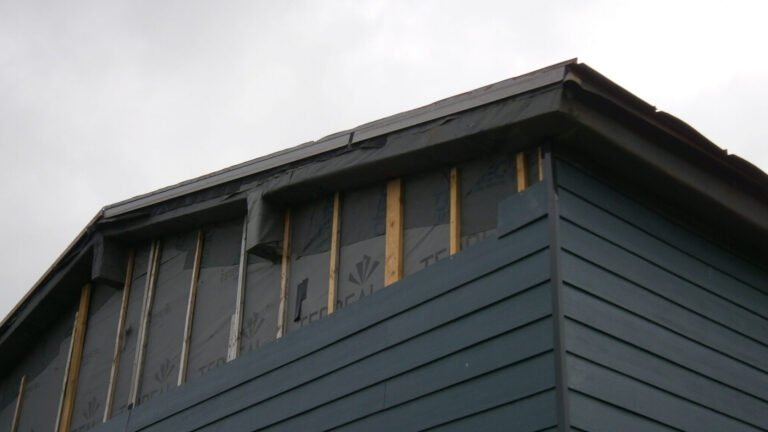 Fitting the Roof Panels