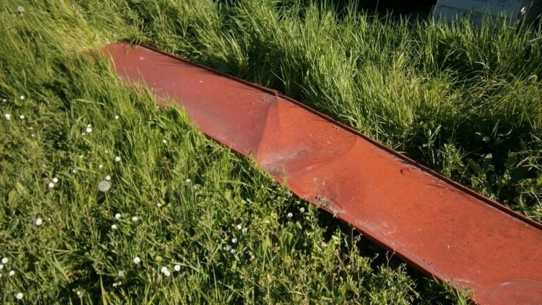 Fitting the Roof Panels