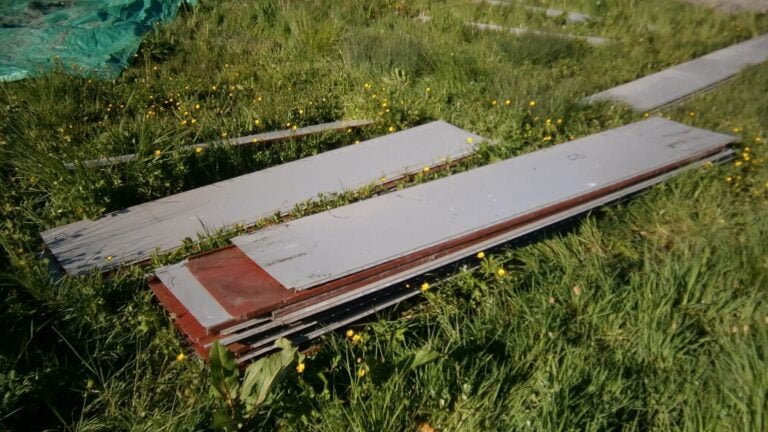 Fitting the Roof Panels